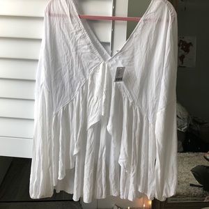 NWT Ecoté sheer high-low balloon sleeve blouse- M